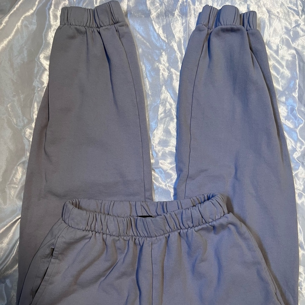 blueish lavender brandy melville rosa sweatpants, very lightly used!